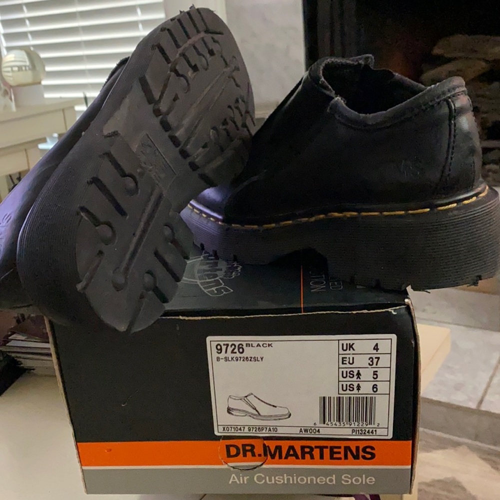 1990’s vintage 9726 Black leather barely worn